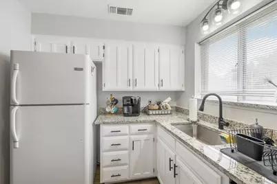 2114 Valleywood Drive, Arlington, TX 76013 - Photo 6