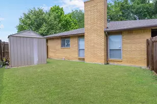 2114 Valleywood Dr, Arlington, TX 76013 - Photo 16