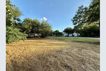 1305 Waterman Street, Fort Worth, TX 76102 - Photo 2