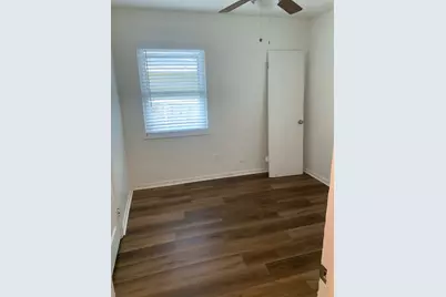 517 Hawthorne Street, Irving, TX 75061 - Photo 2