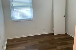 517 Hawthorne St, Irving, TX 75061 - Photo 2