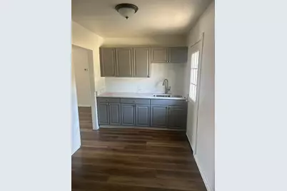 517 Hawthorne Street, Irving, TX 75061 - Photo 2