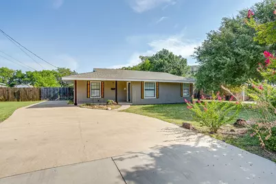 204 W Northern Avenue, Saginaw, TX 76179 - Photo 2