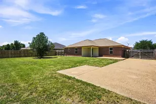 4300 Larry Don Ln, Waco, TX 76708 - Photo 2