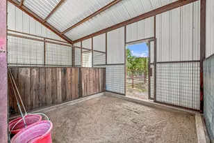 1155 Horsemans Dr, Stephenville, TX 76401 - Photo 18