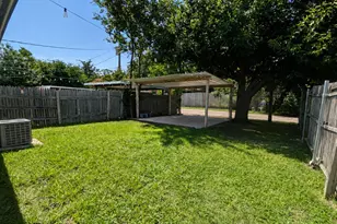 415 Liberty Pl, Grand Prairie, TX 75052 - Photo 16