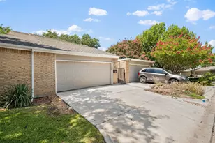 2706 Creekwood Ct, Carrollton, TX 75006 - Photo 2