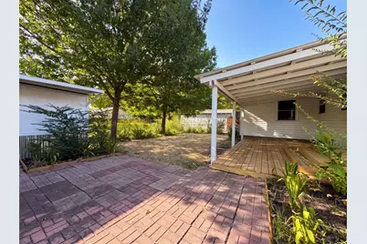2609 Brockbank Drive, Irving, TX 75062 - Photo 16