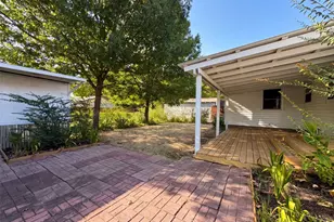 2609 Brockbank Dr, Irving, TX 75062 - Photo 16