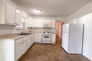 2609 Brockbank Dr, Irving, TX 75062 - Photo 2