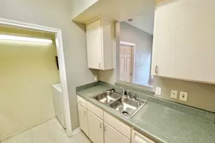 631 Texas St, Denton, TX 76209 - Photo 6