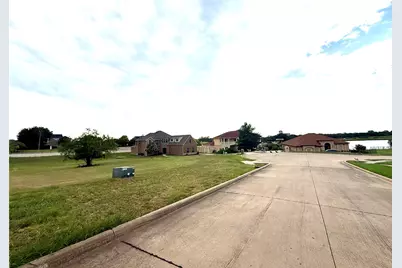 435 Breezeway Court, Cedar Hill, TX 75104 - Photo 2
