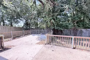 1910 Pin Oak Ln, Dallas, TX 75253 - Photo 28