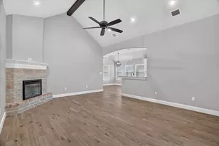 3335 White Horse Dr, Granbury, TX 76049 - Photo 2