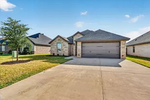 3335 White Horse Dr, Granbury, TX 76049 - Photo 2