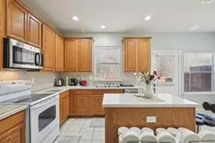 3225 Judge Holland Ln, Plano, TX 75025 - Photo 4