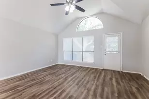 701 Long Hill Ct, McKinney, TX 75071 - Photo 2