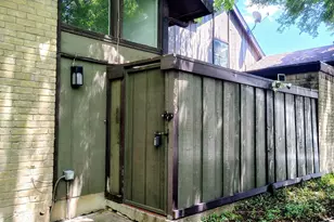4623 Country Creek Dr, Dallas, TX 75236 - Photo 2
