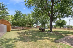 9142 5th St, Crawford, TX 76638 - Photo 28