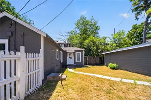 307 N Robinson St, Cleburne, TX 76031 - Photo 22