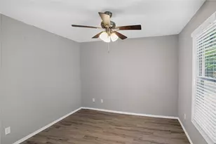 307 N Robinson St, Cleburne, TX 76031 - Photo 14