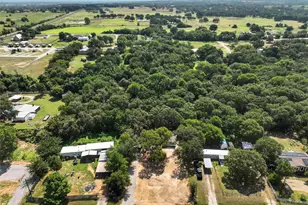 131 Kelly Ct, Azle, TX 76020 - Photo 22