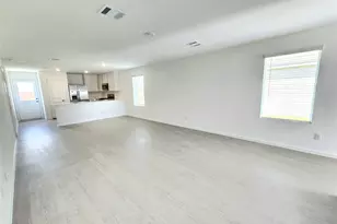 2260 Neyland Dr, Ennis, TX 75119 - Photo 2