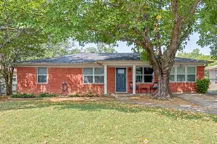 1009 Zelda Dr, Hurst, TX 76053 - Photo 1