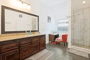 409 Creek Point Ln, Arlington, TX 76002 - Photo 8
