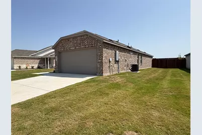 2213 Neyland Drive, Ennis, TX 75119 - Photo 14