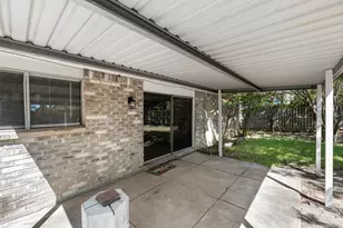 2002 Rose Hill Rd, Carrollton, TX 75007 - Photo 24