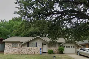 84 Ravenswood Dr, Bedford, TX 76022 - Photo 1