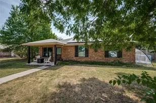 105 N 7th St, Sanger, TX 76266 - Photo 2