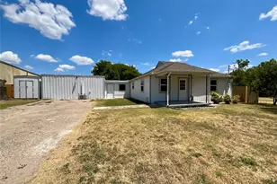 211 Ramsey St, Cedar Hill, TX 75104 - Photo 2