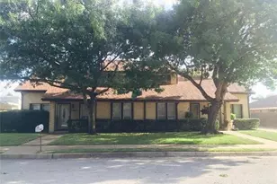 2312 Garden Park Ct, Arlington, TX 76013 - Photo 2