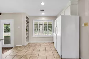 5709 Silver Lake Cir, Waco, TX 76710 - Photo 12