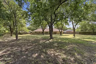 5709 Silver Lake Cir, Waco, TX 76710 - Photo 30