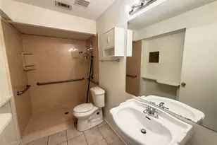 6224 St Leonard Dr, Arlington, TX 76001 - Photo 6