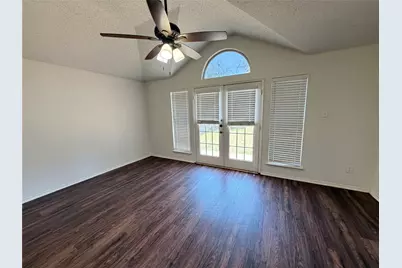 6224 St Leonard Drive, Arlington, TX 76001 - Photo 6