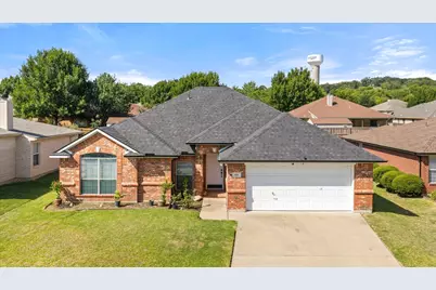 621 Creekview Drive, Burleson, TX 76028 - Photo 1
