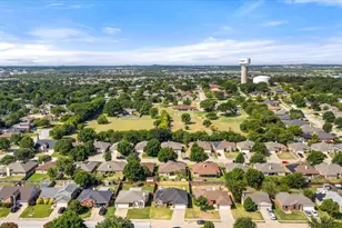 621 Creekview Dr, Burleson, TX 76028 - Photo 38