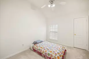 621 Creekview Dr, Burleson, TX 76028 - Photo 28