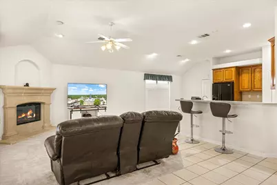 621 Creekview Drive, Burleson, TX 76028 - Photo 6