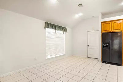 621 Creekview Drive, Burleson, TX 76028 - Photo 14