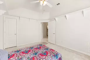 621 Creekview Dr, Burleson, TX 76028 - Photo 26