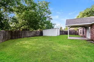 2127 N Village Dr, Bonham, TX 75418 - Photo 18
