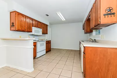 2127 N Village Drive, Bonham, TX 75418 - Photo 2