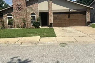 5408 Princess Ct, Lake Dallas, TX 75065 - Photo 2