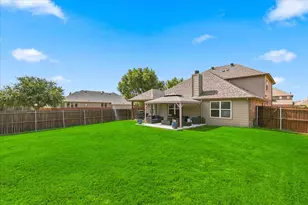 1100 Crest Breeze Dr, Fort Worth, TX 76052 - Photo 32