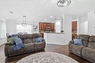 1100 Crest Breeze Dr, Fort Worth, TX 76052 - Photo 10